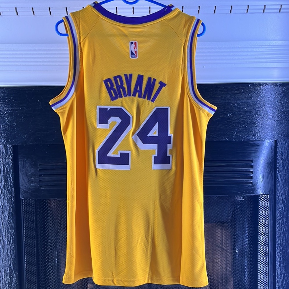 Kobe Bryant Los Angeles Lakers Basketball Jersey Yellow Purple - Size Medium 44 - Picture 4 of 6